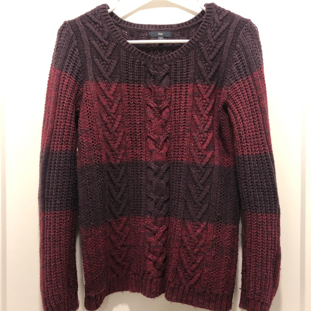 GAP Red and Black Cable Knit Crew Neck Sweater